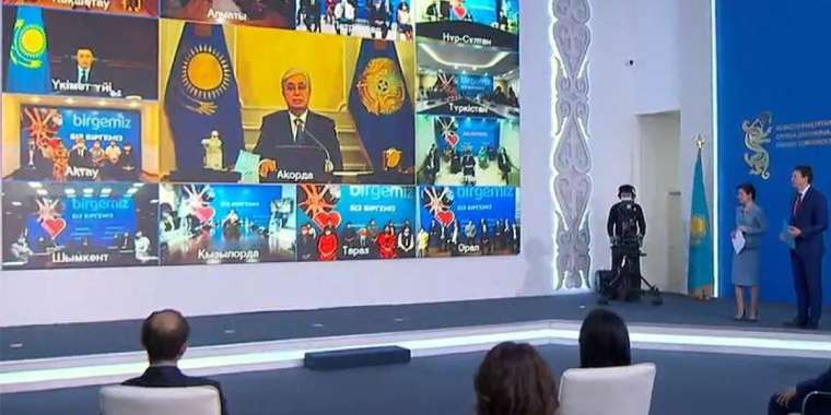 Тоқаев: «Қоғам тарапынан сынға да ұшырадыңыздар»