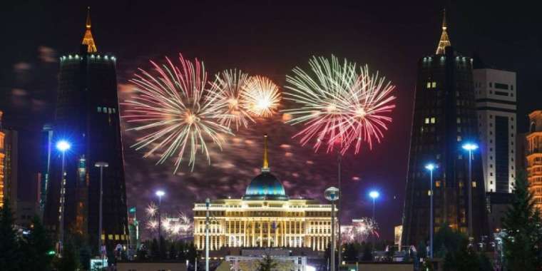 Жұрт дәрі таппай әлек, бұлар фейерверк атады