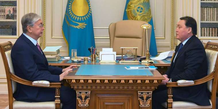 Мәмин үкіметі сынға ұшырады