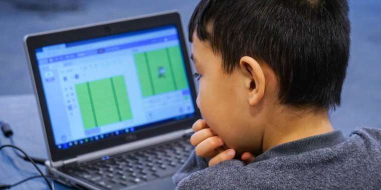 Еріктілер дәрігерлердің балаларына  тегін тіл үйретеді