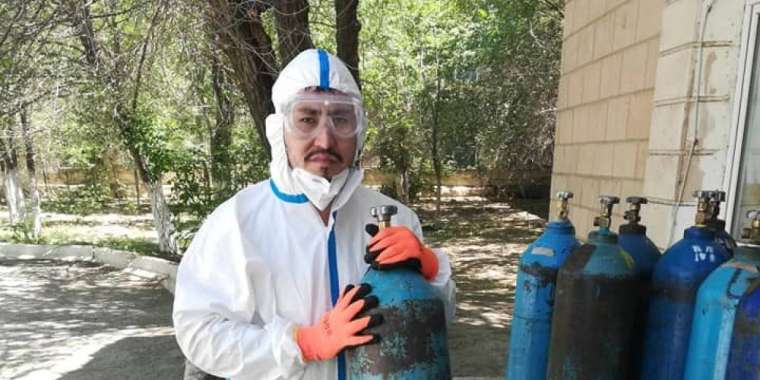 Ерікті: Бірде-бір ИВЛ жоқ, оттегі балондарын тасып жүрміз