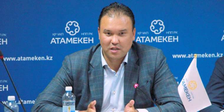 "СҚ-Фармацияны" Мәминнің бұрынғы кеңесшісі басқарады