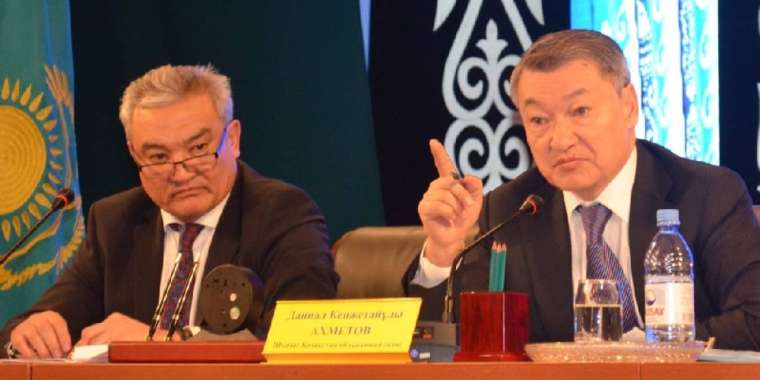 Ахметовтің Сәлімовке көңілі толмай жүр