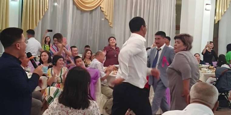 Қостанайдағы карантин: Ресторан ашық, сауна істейді, той өтіп жатыр