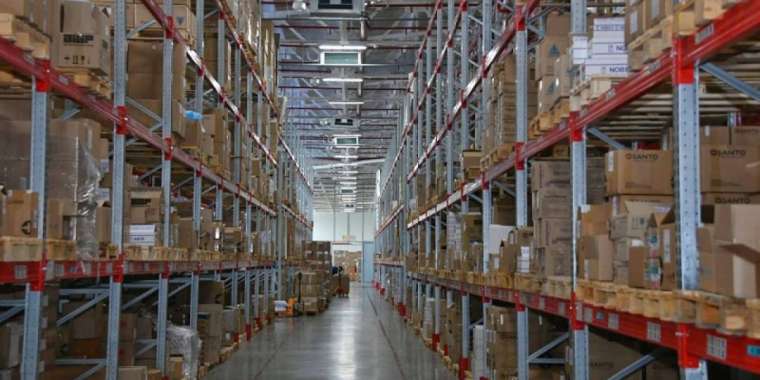 Атырауда гуманитарлық көмекті қоймаға тығып қойған