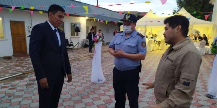 Той жасаушылар тоқтамай тұр