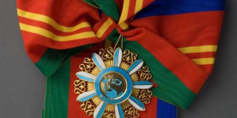 Шетелдік әдебиетшілер "Достық" орденімен марапатталды