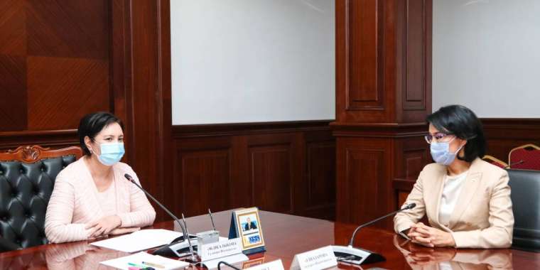 Әкім Әбдіқалықова сенаторды мақтады