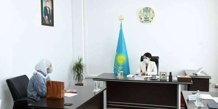 «Ханның қызысың ба?» деген белсенді «ханның» қызымен кездесті