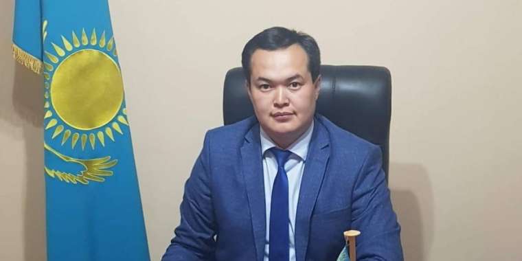 Әкім "Каспий голд" нөмір жазып, ақша жинап жатыр