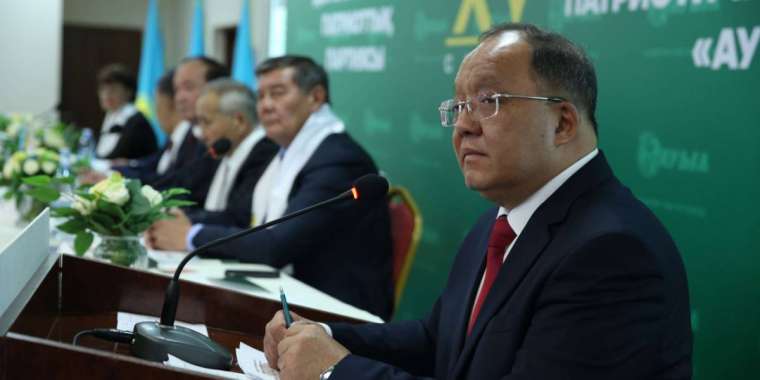 "Ауыл" саяси партиялардың рөлін талқылады
