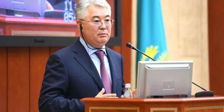 Бейбіт Атамқұлов: "Халықтың қарызы көбейіп кеткен"