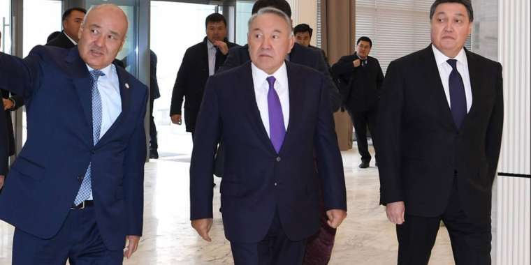 Шөкеев Назарбаевты алдапты