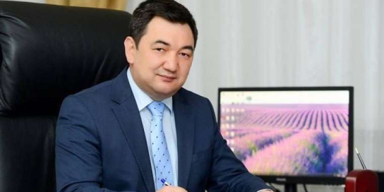 Дархан Қыдырәлі ректор болғалы жатыр. «Егемен» қайтпек?