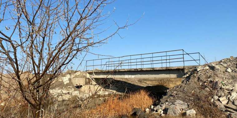 Әкім салмаған көпірді халық өзі салып алды