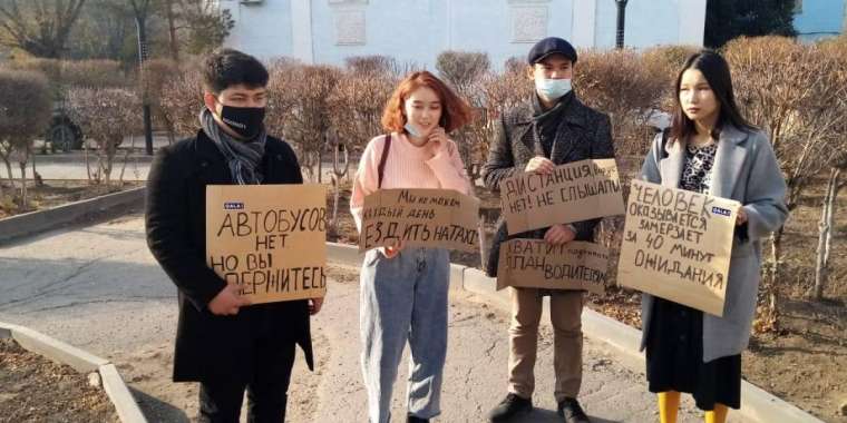 Әкім Шахаровтың шаруасын жастар істеп жүр