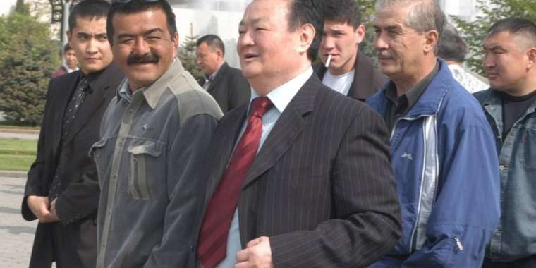 Заманбек балаларын билікке жолатпады