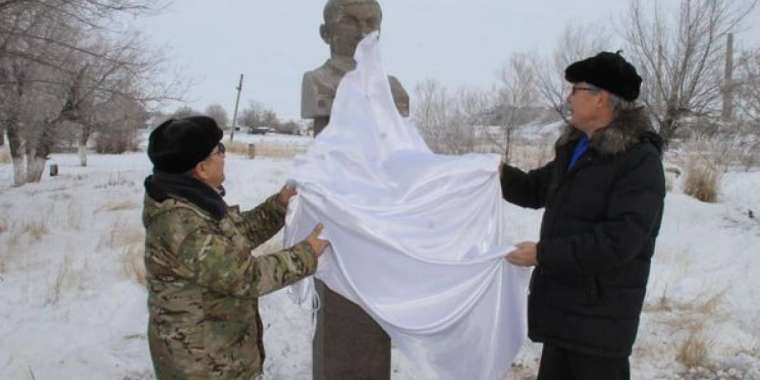 Әлихан Бөкейханның ұлы Үгедейге белгі қойылды