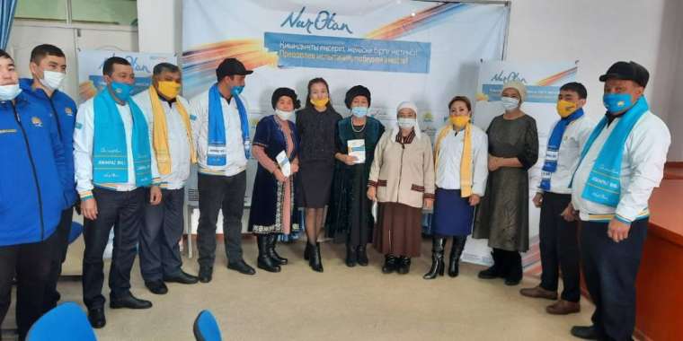 Үміткерлер «Әжелер алқасымен» ақылдасты