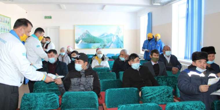 Қазығұртта кандидат қаптап жүр