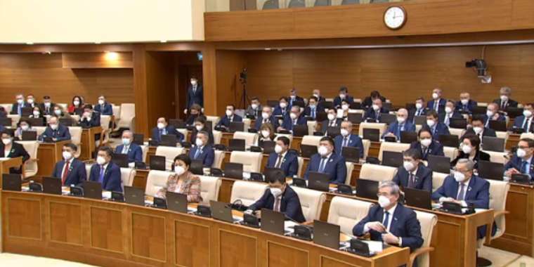 Депутаттар мәжіліс төрағасын сайлады