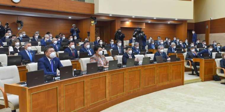 Жаңа депутаттардың оқымаған оқуы жоқ