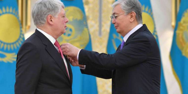 Президент Тоқаев Ресей елшісін марапаттады