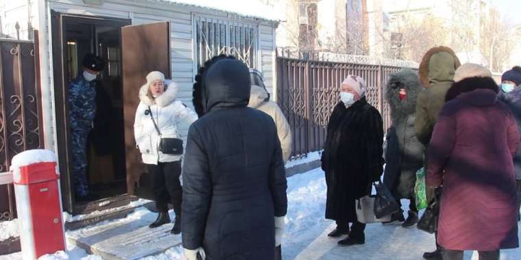 «Түрмеде күйеулеріміз тамырларын кесіп жатыр»