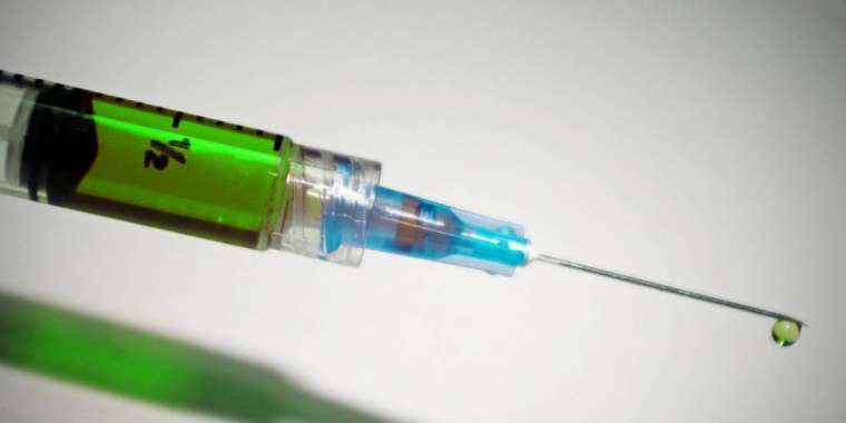 «Спутник V» вакцинасын салдырғандарға өтемақы төленбейді