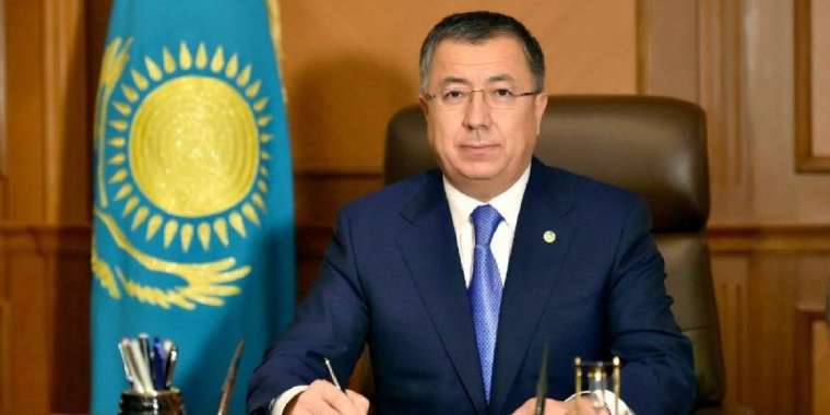 Жүз мектепте сүрінген Жансейіт Түймебаев бір университетті жарылқай ма?