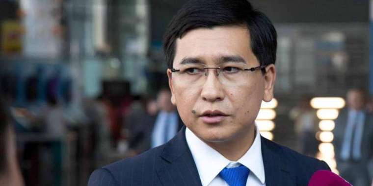 Асхат Аймағамбетов оқу орындарын не үшін жауып жатыр?