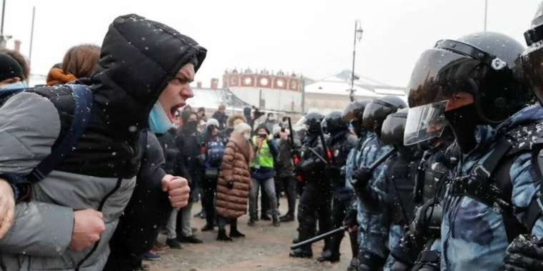 500 мың адамдық наразылық: Навальный жақтастары митингке дайындалуда