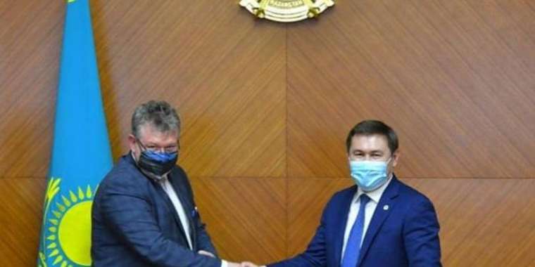 М.Әйтенов Эстония елшісімен кездесті