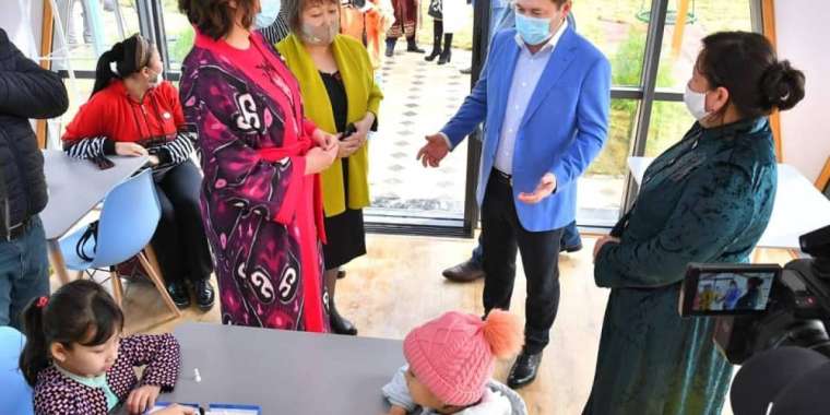 Шымкентте алғашқы отбасылық кітапхана ашылды