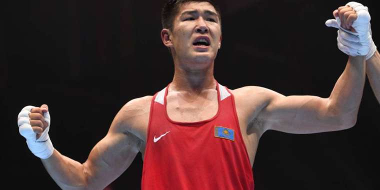 Бекзат финалда қарсыласын ұрып жықты