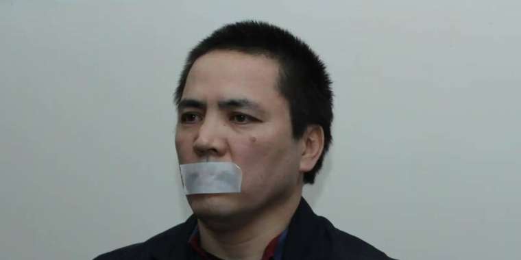 "Саяси тұтқынның" соққыға жығылуы: Жазасын өтеушілер аштық жарияламақ