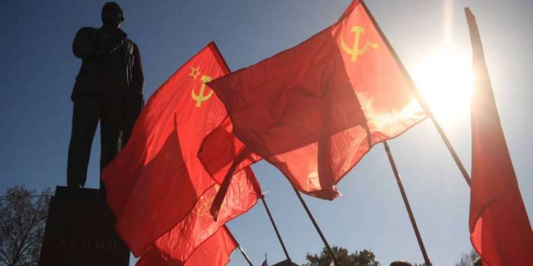 Қызыл ту ұстап шыққандар сотталады