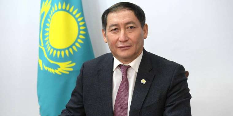 Облыс әкімін сотқа берген Ақсу әкімі қызметінен босатылды