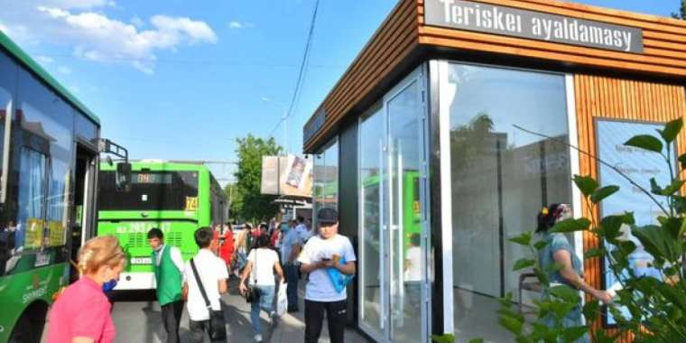 В Шымкенте  установлен необычная современная остановка