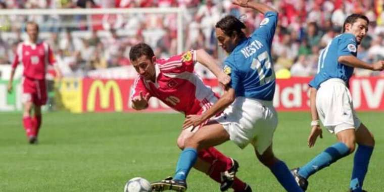 Алғашқы матчта кім жеңеді?