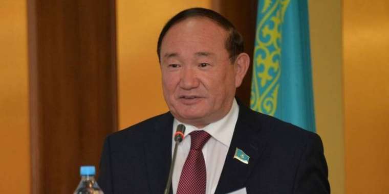 "Балық vs қармақ": Сенатор Бектаевтың масылдықпен күресі