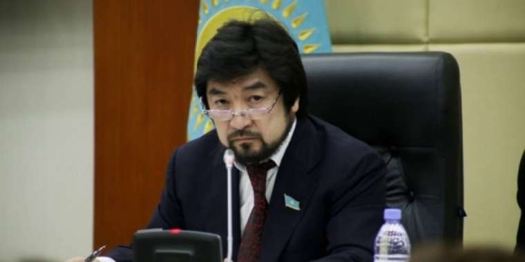 Бекболат Тілеухан: "Жатырым - менің ұраным" дегенге қарсымын