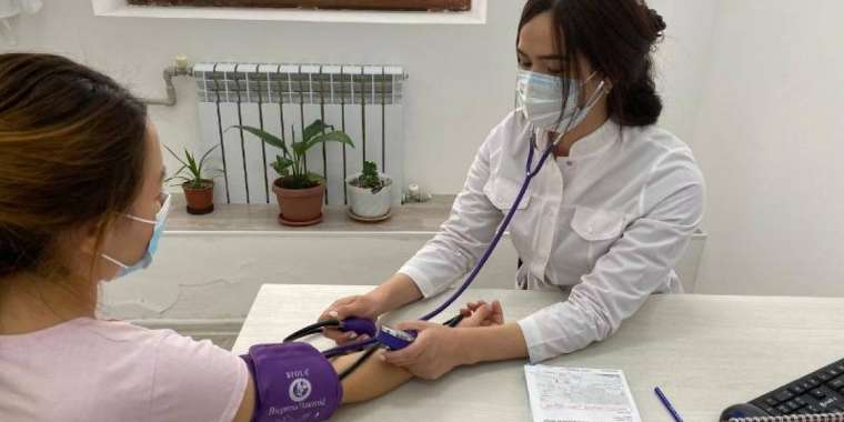 Маңғыстауда медицина қызметкерлерінің 77 пайызы коронавирус вакцинасын алды