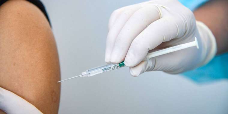 Көпбалалы аналар: Індетті жеңу үшін вакцина салдыру керек