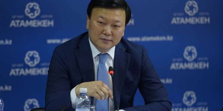 Министр Цой: Pfizer барлық адамға салынбайды