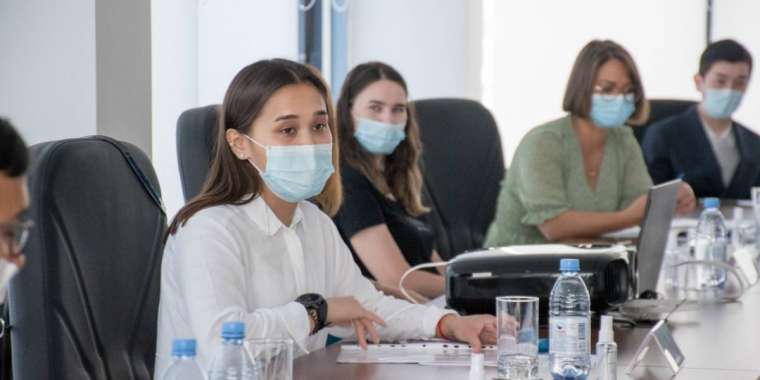 ҚҚДИ «Бала асырап алушы ата-аналар мектебі» онлайн курсын таныстырды