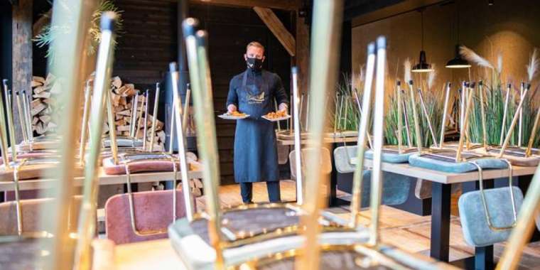 Рестораторлар: Шектеусіз жұмыс істеуге рұқсат берсін немесе төтенше жағдай енгізсін