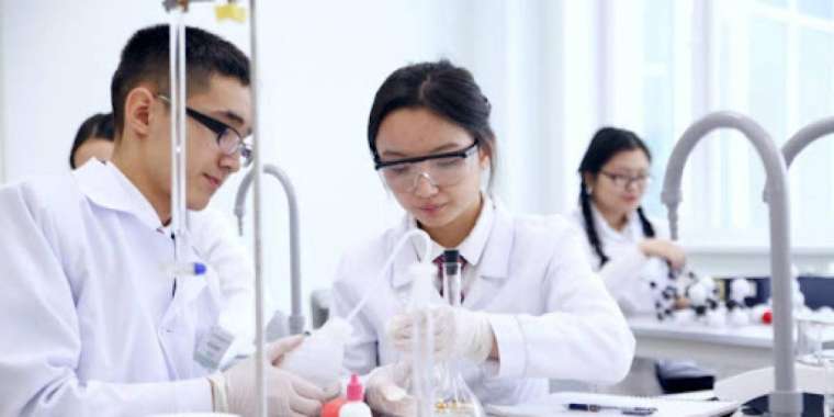 Ғылымды қаржыландыру артты. Бұл ғалымдарға қалай әсер етті?