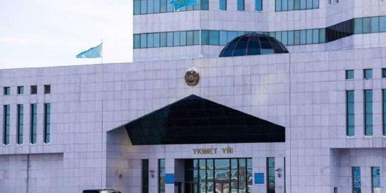 Жаңа талап: Мемлекеттік қызметке тұру үшін қазақ тілін білу керек