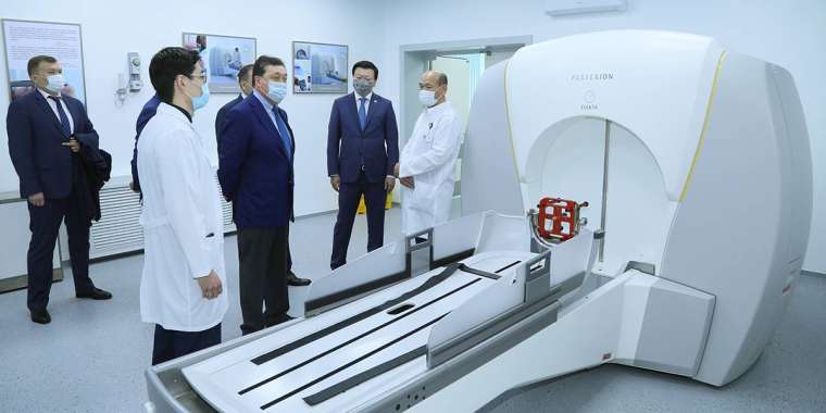 Ем іздеп шетелге барудың қажеті жоқ: Ми мен қалқанша безі ісігі елде тегін емделеді